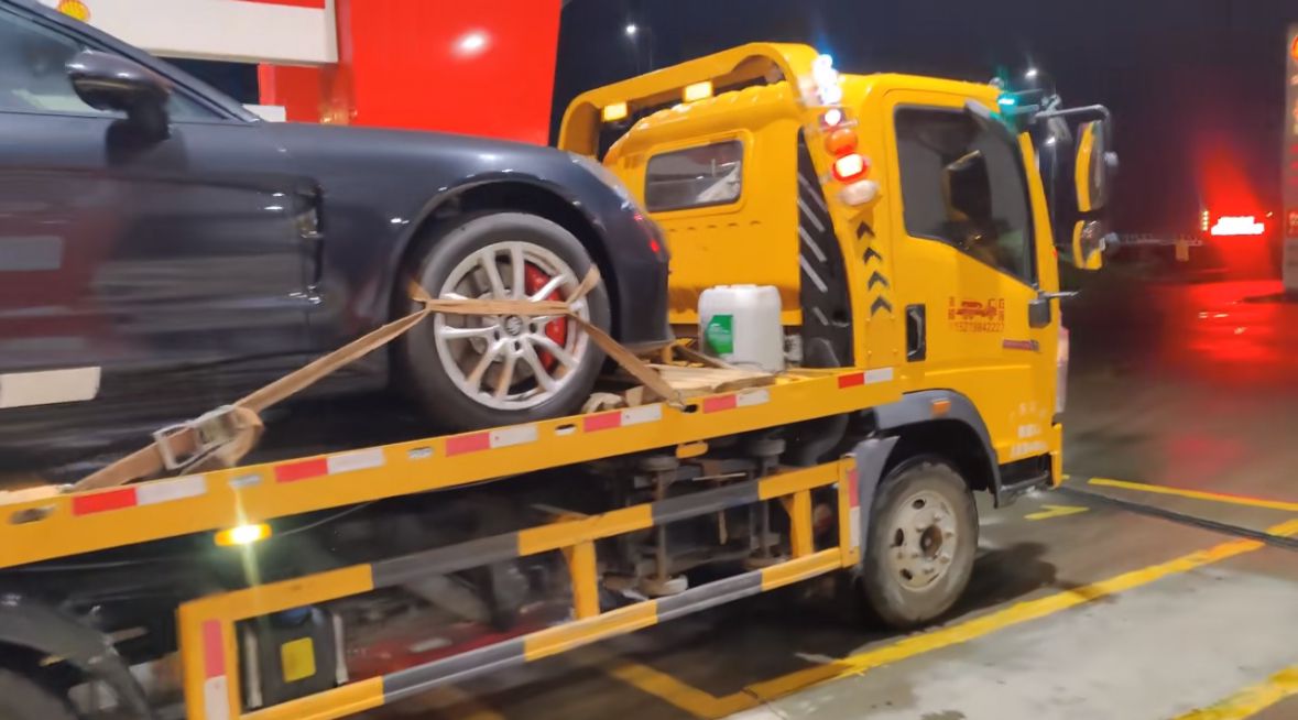 眉山行车途中遇到突发状况该如何呼叫道路救援？